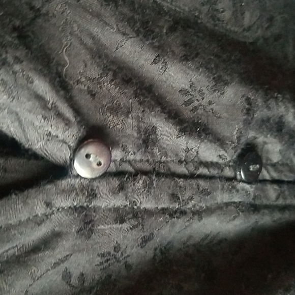 Lucky Brand, like new sleeve black cotton blouse with woven-in floral pattern - Picture 7 of 7